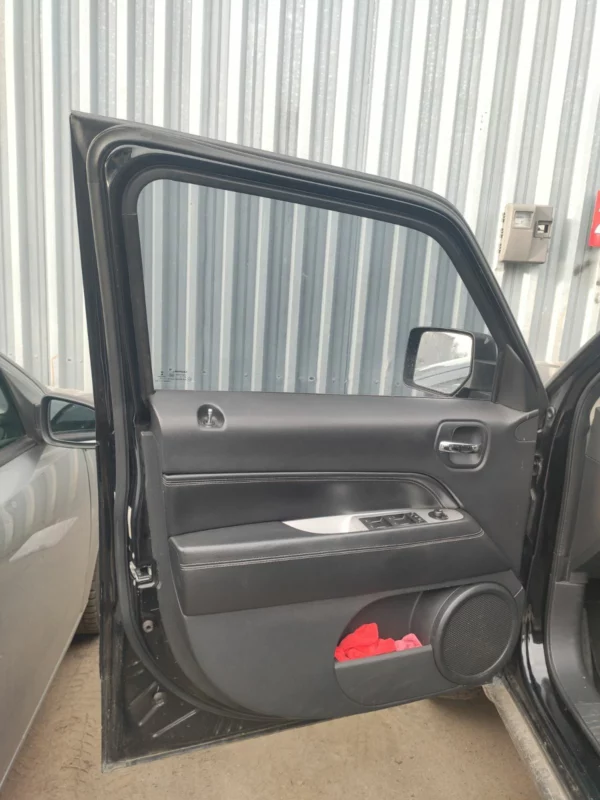 dveri-jeep-compass-2011-2016-perednia-liva-68079391ad-68079391aa Двері Jeep Compass 2011-2016 передні ліві 68079391AD 68079391AA