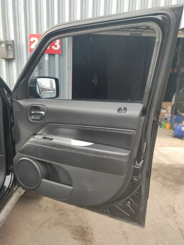 dveri-jeep-compass-2011-2016-perednia-prava-68079390ad-68079390aa Двері Jeep Compass 2011-2016 передні праві 68079390AD 68079390AA