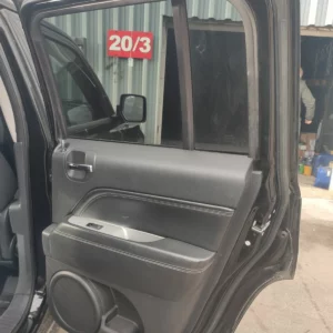 Двері Jeep Compass 2011-2016 задні праві 5074958AA 68079384AC
