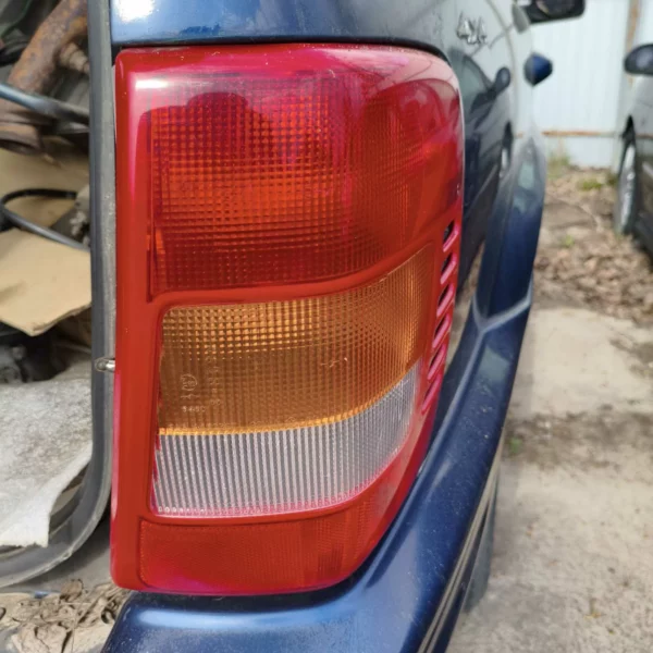 likhtar-zadnii-pravyi-jeep-grand-cherokee-1998-2004-55155138ac Ліхтар задній правий Jeep Grand Cherokee 1998-2004, 55155138AC