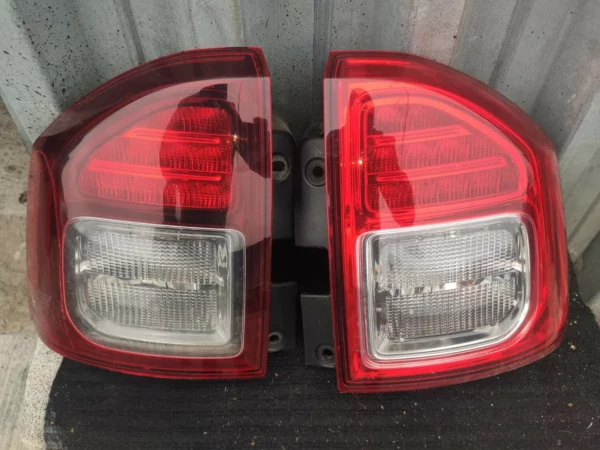 oryhinalnyi-zadnii-likhtar-dlia-jeep-compass-2010-2016 Оригінальний задній ліхтар для Jeep Compass 2010-2016