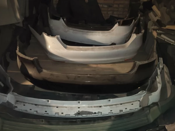 zadnii-bamper-hyundai-sonata-yf-2010-2014-vzbori-866103s000-866103q000 Задній бампер Hyundai Sonata YF 2010-2014 взборі 866103S000 866103Q000