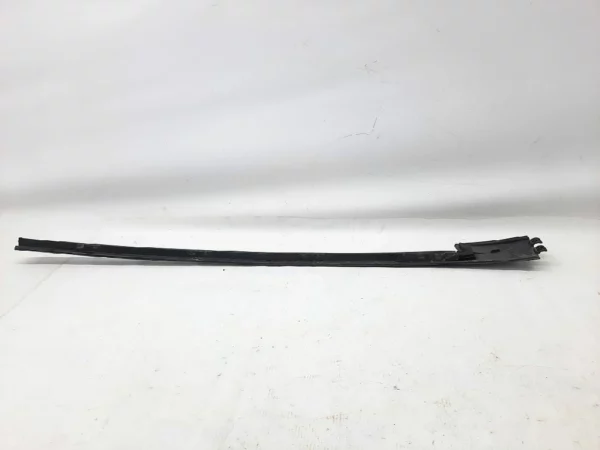 ff-17644-molding-lobovogo-skla-pravii-jeep-compass-2011-2017-5182560AE Молдінг лобового скла правий Jeep Compass 2011-2016 5182560AE