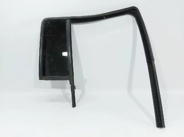 ff-17772-napravlyayucha-gumka-skla-kvatirka-dverei-zadnoi-pravoi-jeep-patriot-2007-2017-5067772AD Направляюча гумка скла (кватирка) двері задньої правої Jeep Patriot 2007-2016 5067772AD