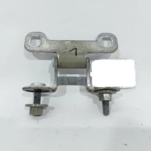 Петля кришки багажника ліва/права Jeep Patriot 2007-2016 5116483AD