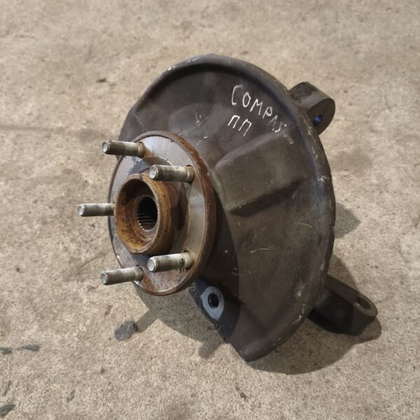 Поворотний кулак передній правий Jeep Patriot Compass 2007–2016