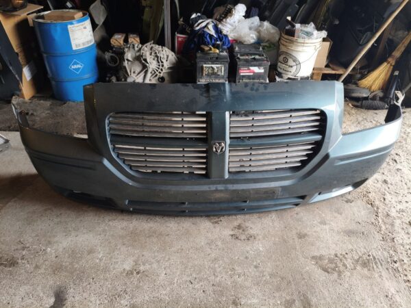 Передній бампер Dodge Magnum 2004-2009 в зборі 4805768AB