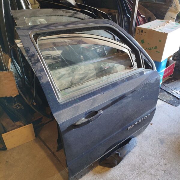 Двері передні ліві Jeep Patriot Compass 2007–2016