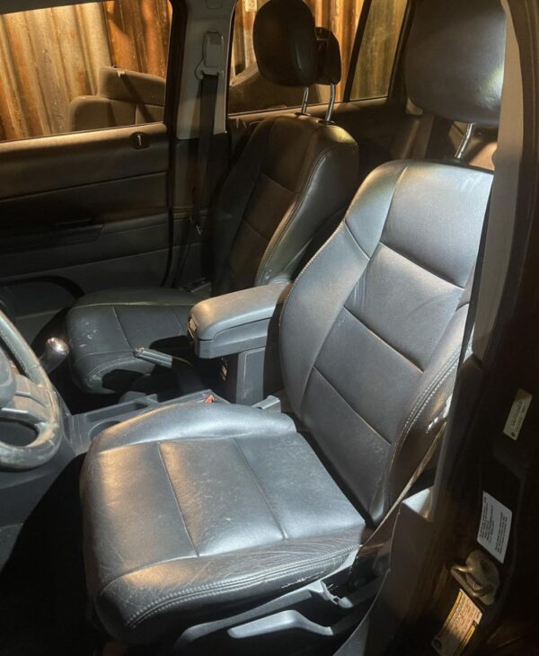 Крісла передні комплект Jeep Patriot Compass 2007–2016